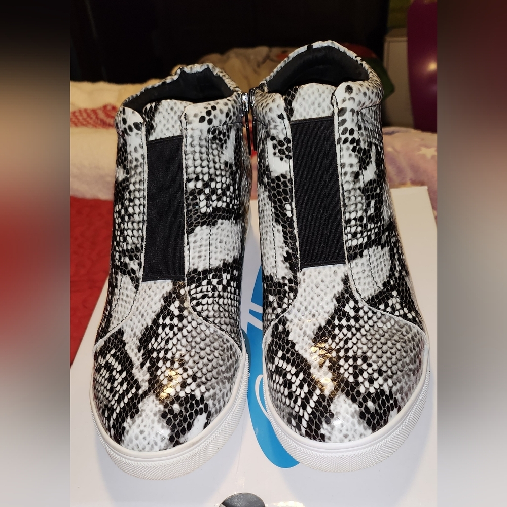 Aqua College Women's Black White Leather Snakeskin Sneakers / Booties Size 11